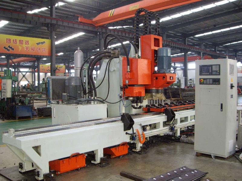 山東拓維機械制造有限公司，汽車大梁沖，汽車小梁沖，鋼模板沖孔，鋼模板加工設備，汽車橫梁沖，數控平板沖孔機，中厚板數控沖床，數控沖鉆復合機，汽車縱梁沖，縱梁自動化生產線，中厚板沖割復合機，平地機刀片沖鉆生產線